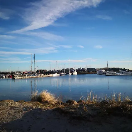 Spurvereden Ved Vandet *